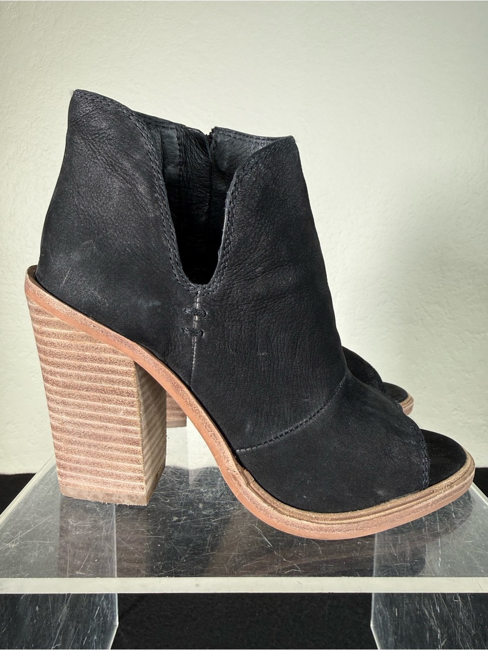 Vince Camuto Kathleen Peep-Toe Nubuck Leather Heeled Boots Booties Size 4 US